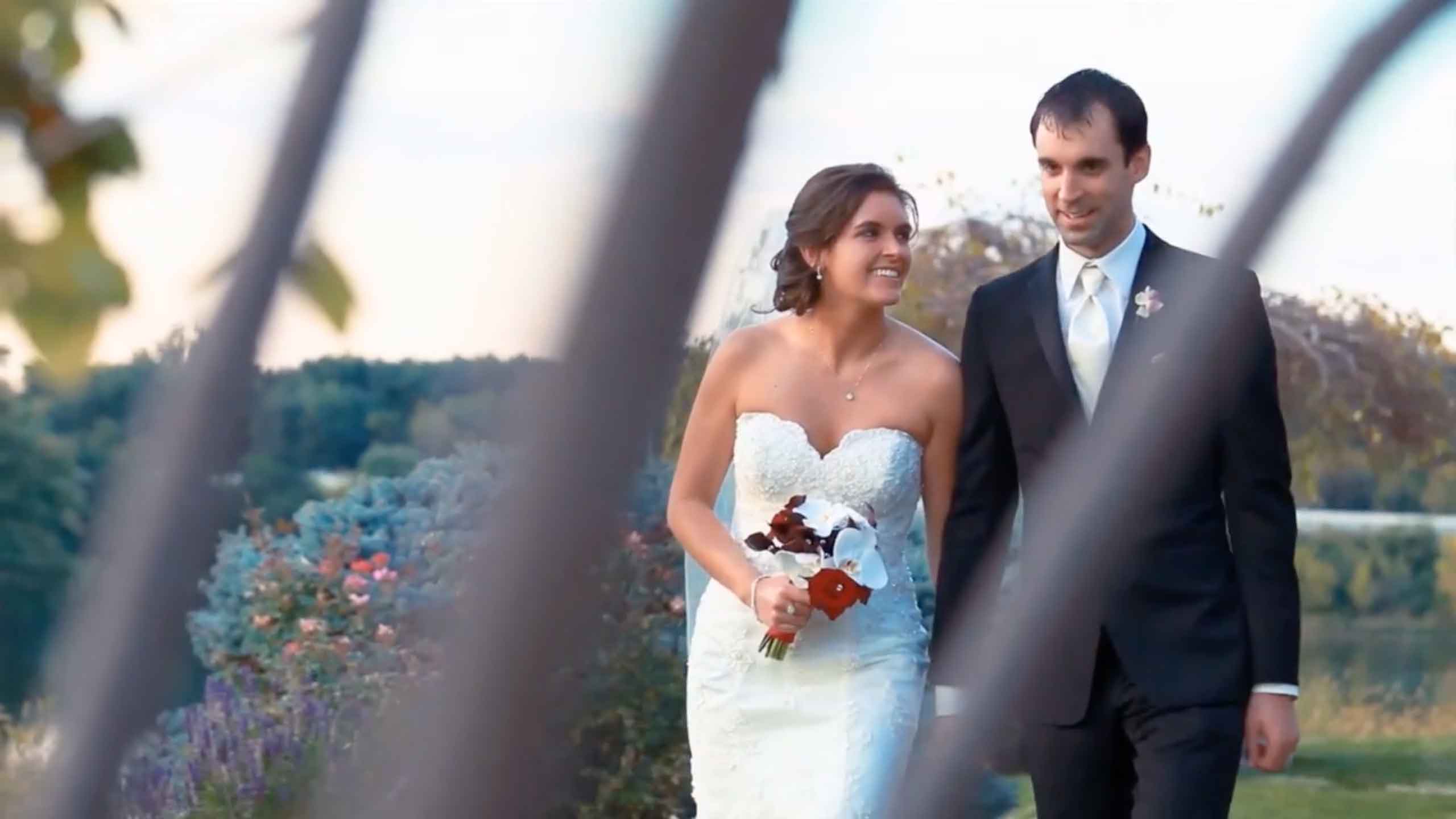 Discover how to enjoy the wedding day like Erin and Blake. Mix love with fun for a memorable celebration!